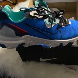 mew never worn men’s Nike